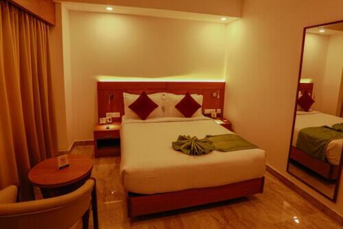 Kings Regency Kozhikode Bagian luar foto