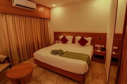 Kings Regency Kozhikode Bagian luar foto