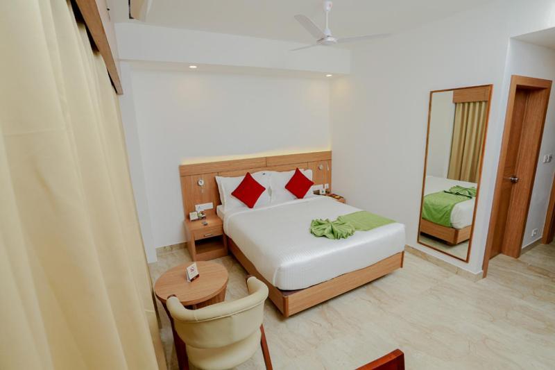 Kings Regency Kozhikode Bagian luar foto